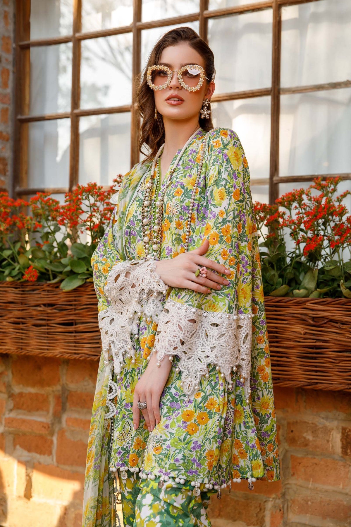 Maria. B - Mprints - Spring Summer 2023 - MPT - 8 A - Summer Lawn Collection - Pakistani Lawn Brands - Shahana Collection Uk